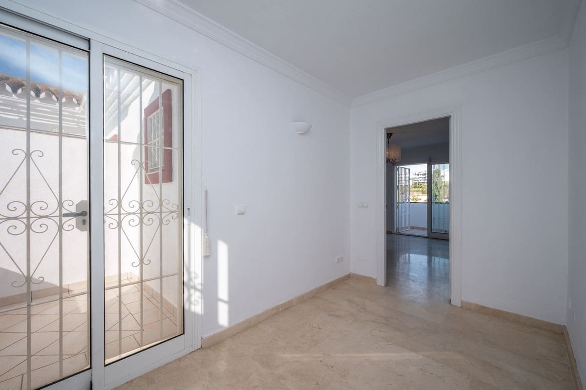 Casa de 3 habitaciones en Riviera del Sol en venta con piscina garaje - 450.000 € (Ref: 9525513)