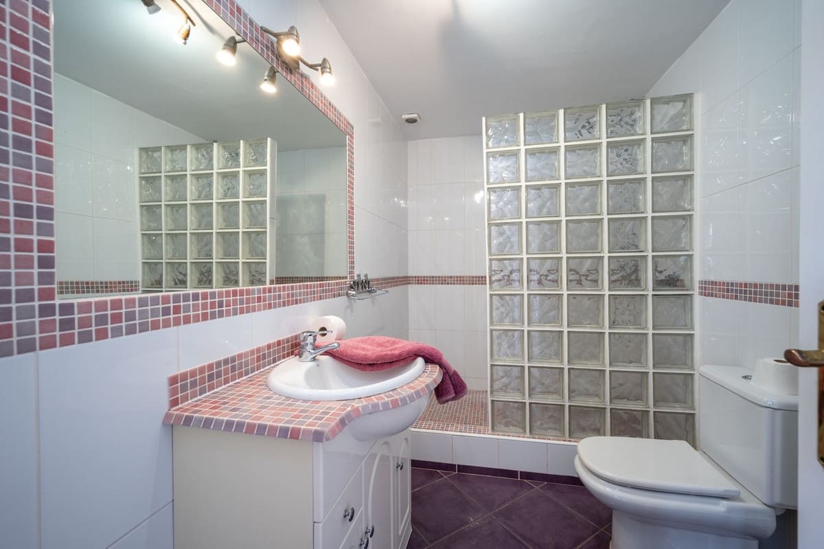 Casa de 3 habitaciones en Riviera del Sol en venta con piscina garaje - 450.000 € (Ref: 9525513)