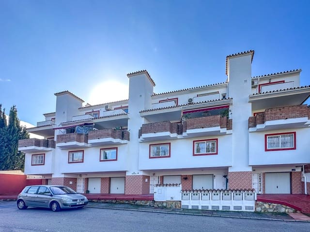 3 soverom Hus til salgs i Riviera del Sol, Mijas med svømmebasseng garasje - € 395 000 (Ref: 9525513)