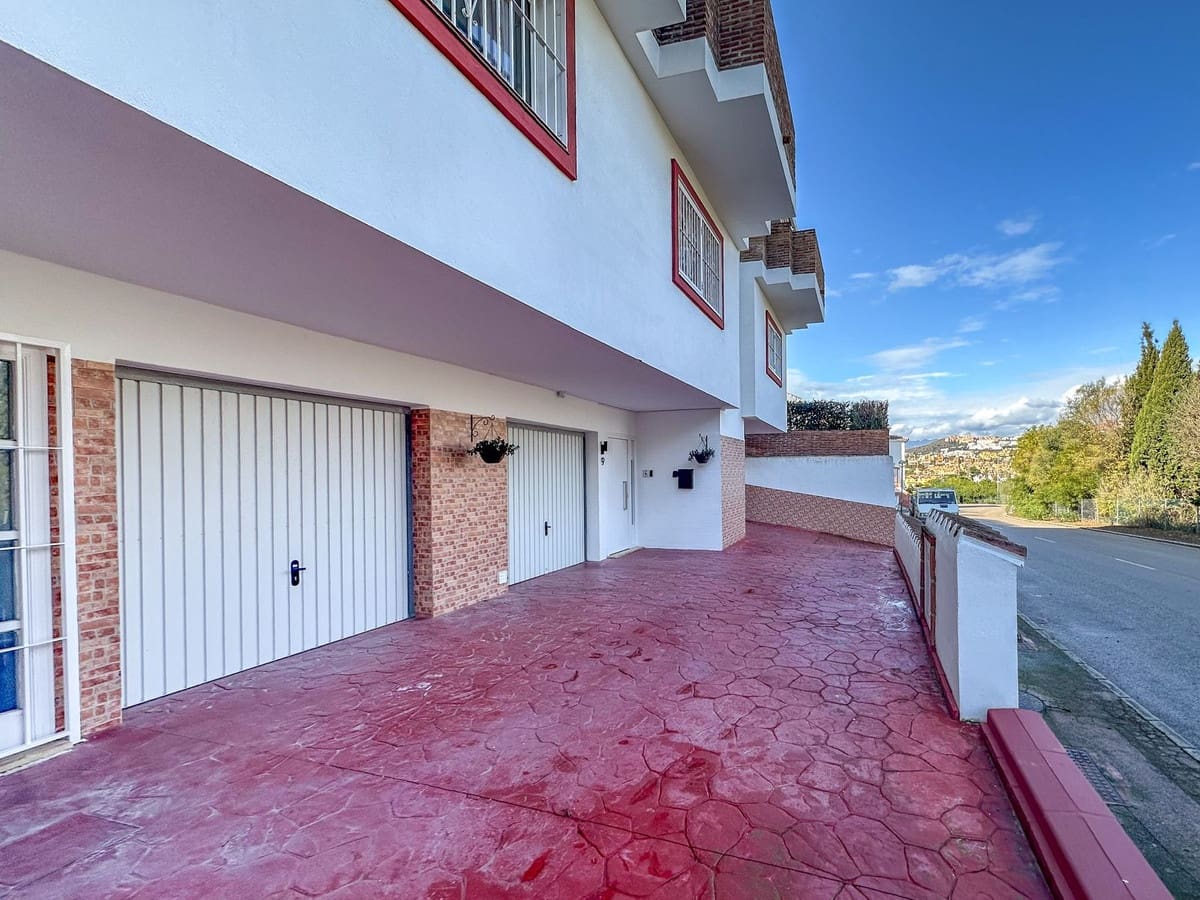 3 soverom Hus til salgs i Riviera del Sol med svømmebasseng garasje - € 395 000 (Ref: 9525513)