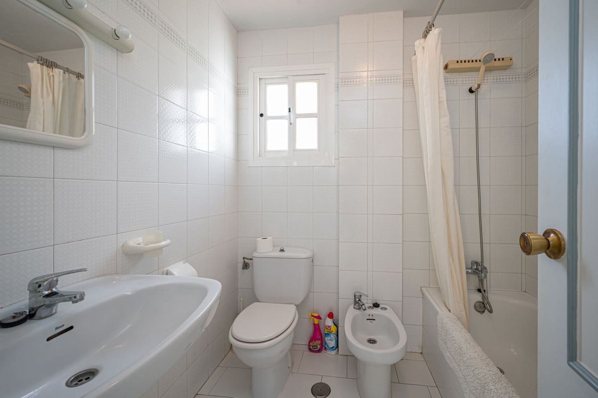 2 bedroom Apartment for sale in El Faro with pool - € 259,995 (Ref: 9566509)