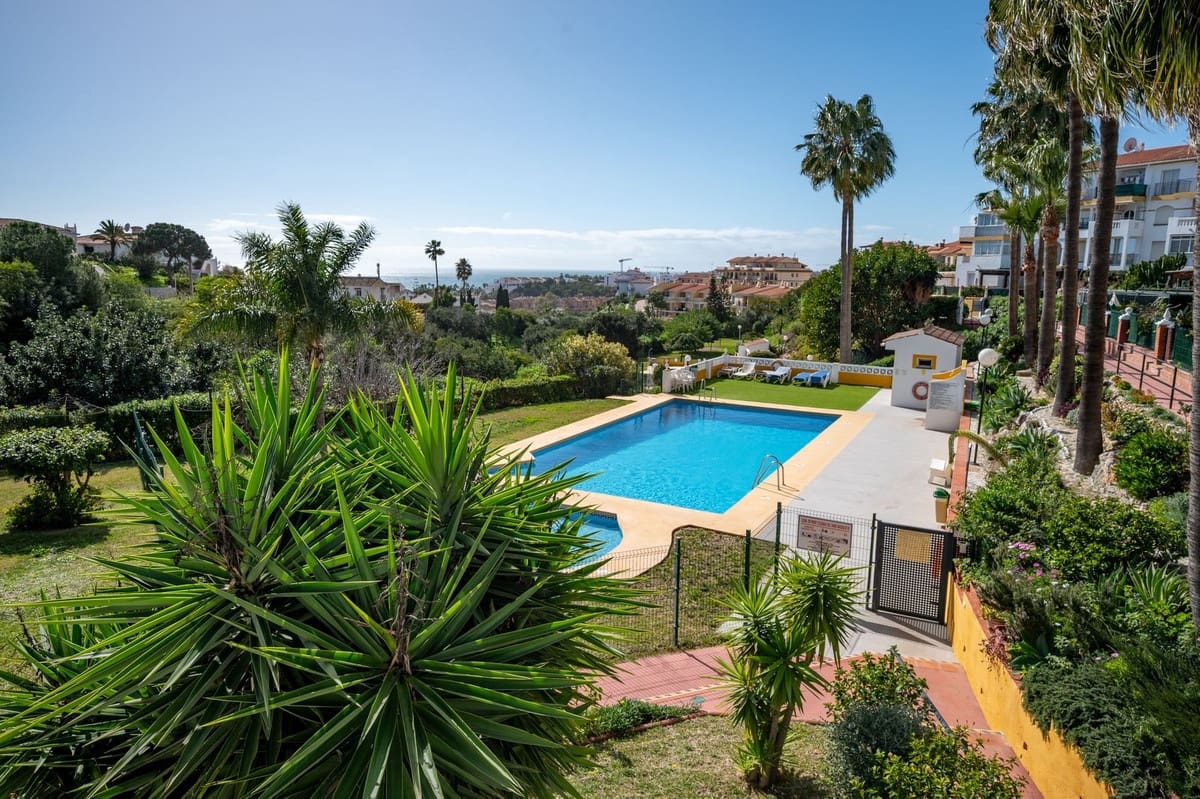 2 bedroom Apartment for sale in El Faro with pool - € 259,995 (Ref: 9566509)