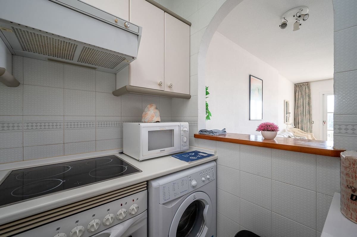 Apartamento de 2 habitaciones en El Faro en venta con piscina - 259.995 € (Ref: 9566509)