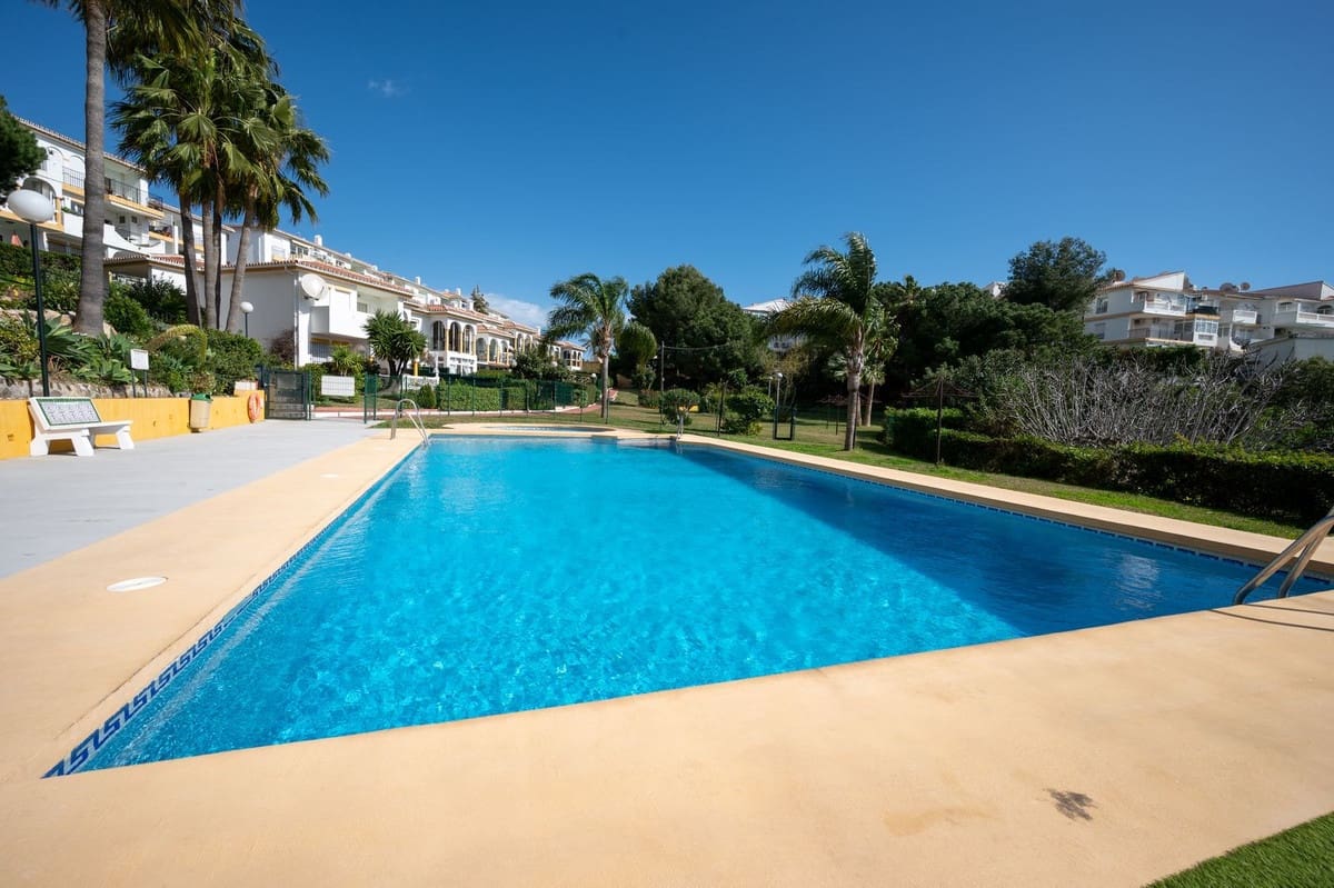 Apartamento de 2 habitaciones en El Faro en venta con piscina - 259.995 € (Ref: 9566509)