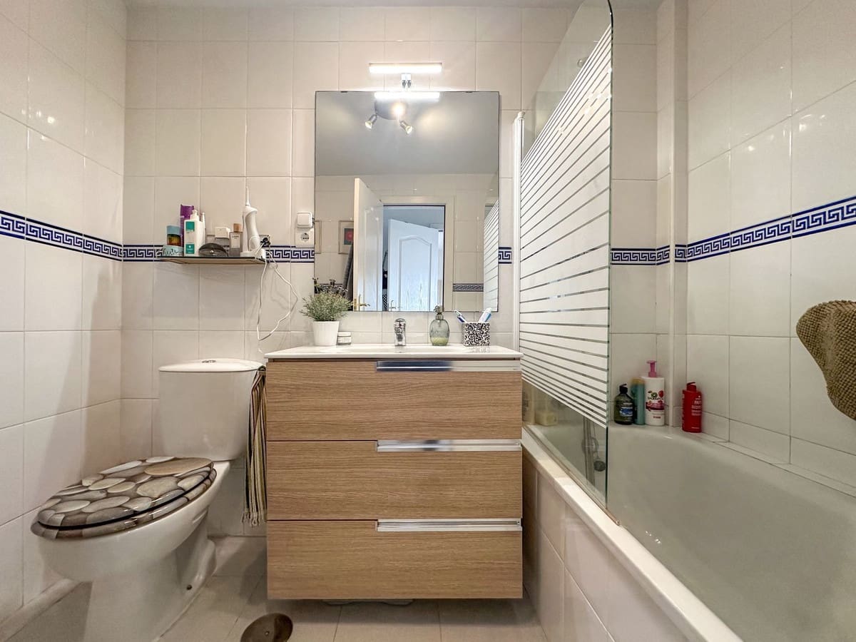 2 makuuhuone Huoneisto myytävänä paikassa Riviera del Sol mukana uima-altaan 
autotalli - 350 000 € (Ref: 9585064)