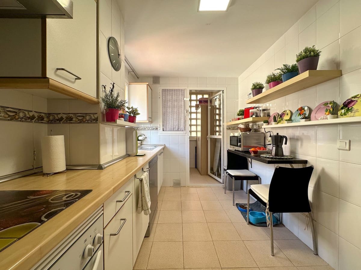 2 makuuhuone Huoneisto myytävänä paikassa Riviera del Sol mukana uima-altaan 
autotalli - 350 000 € (Ref: 9585064)