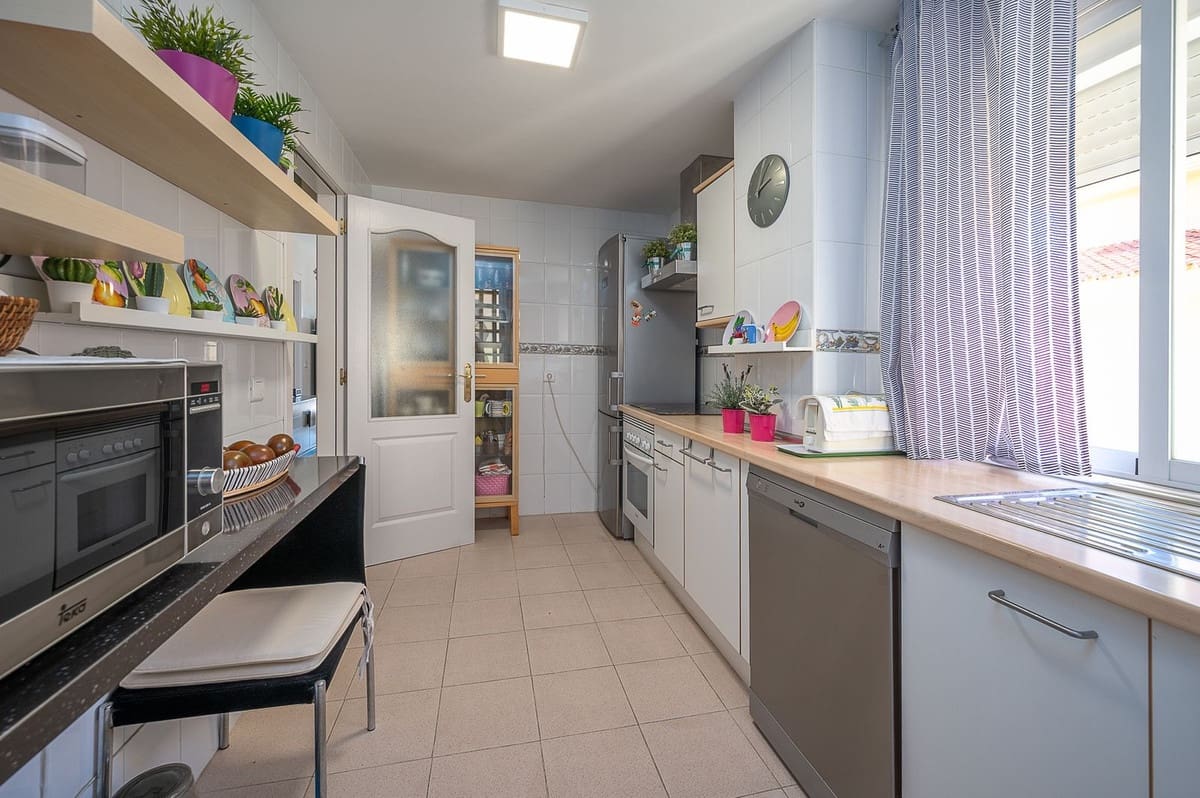 2 bedroom Apartment for sale in Riviera del Sol with pool garage - € 339,000 (Ref: 9585064)