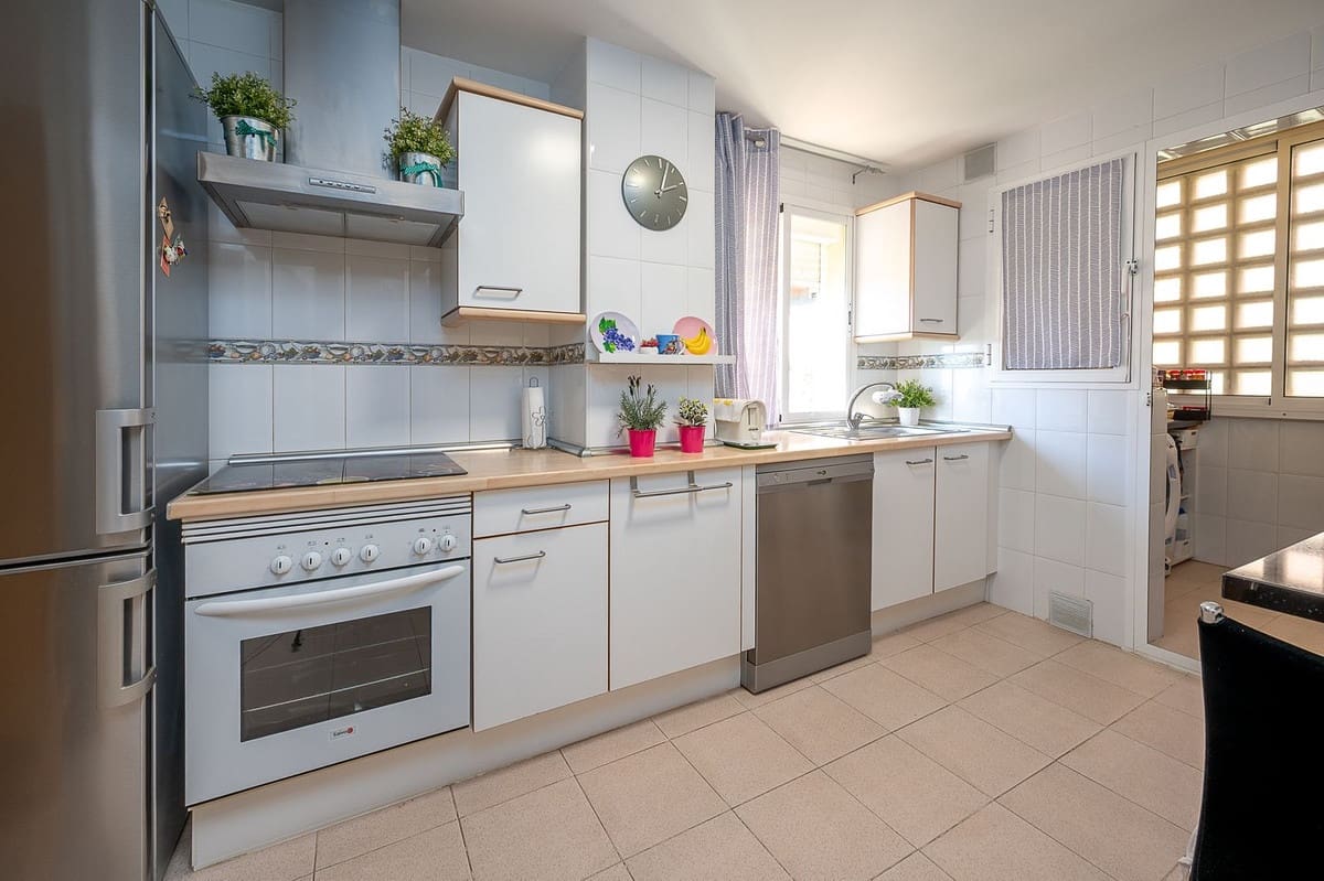 2 bedroom Apartment for sale in Riviera del Sol with pool garage - € 339,000 (Ref: 9585064)