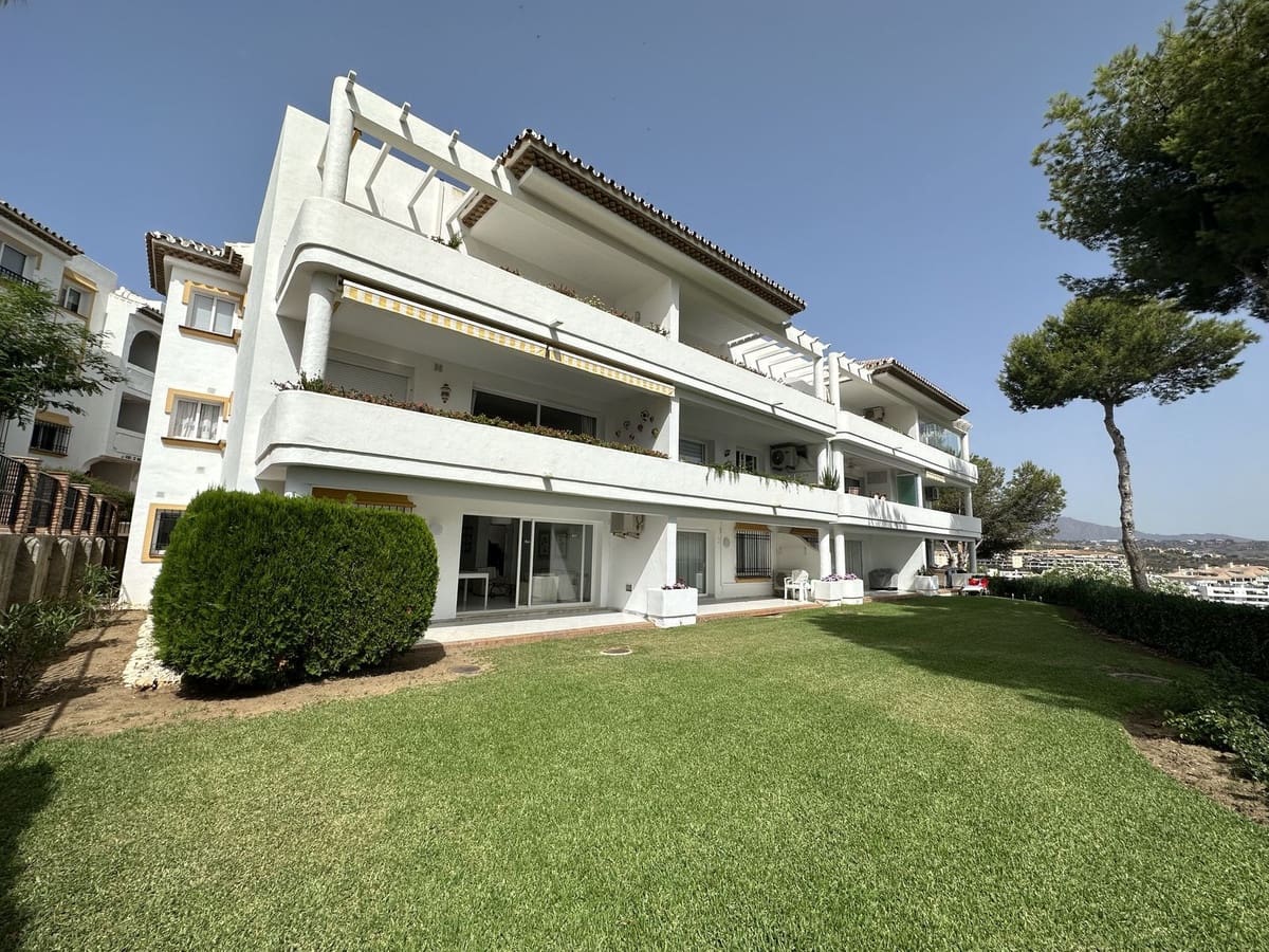 3 slaapkamer Appartement te huur in La Cala de Mijas met zwembad - € 1.800 (Ref: 9610038)