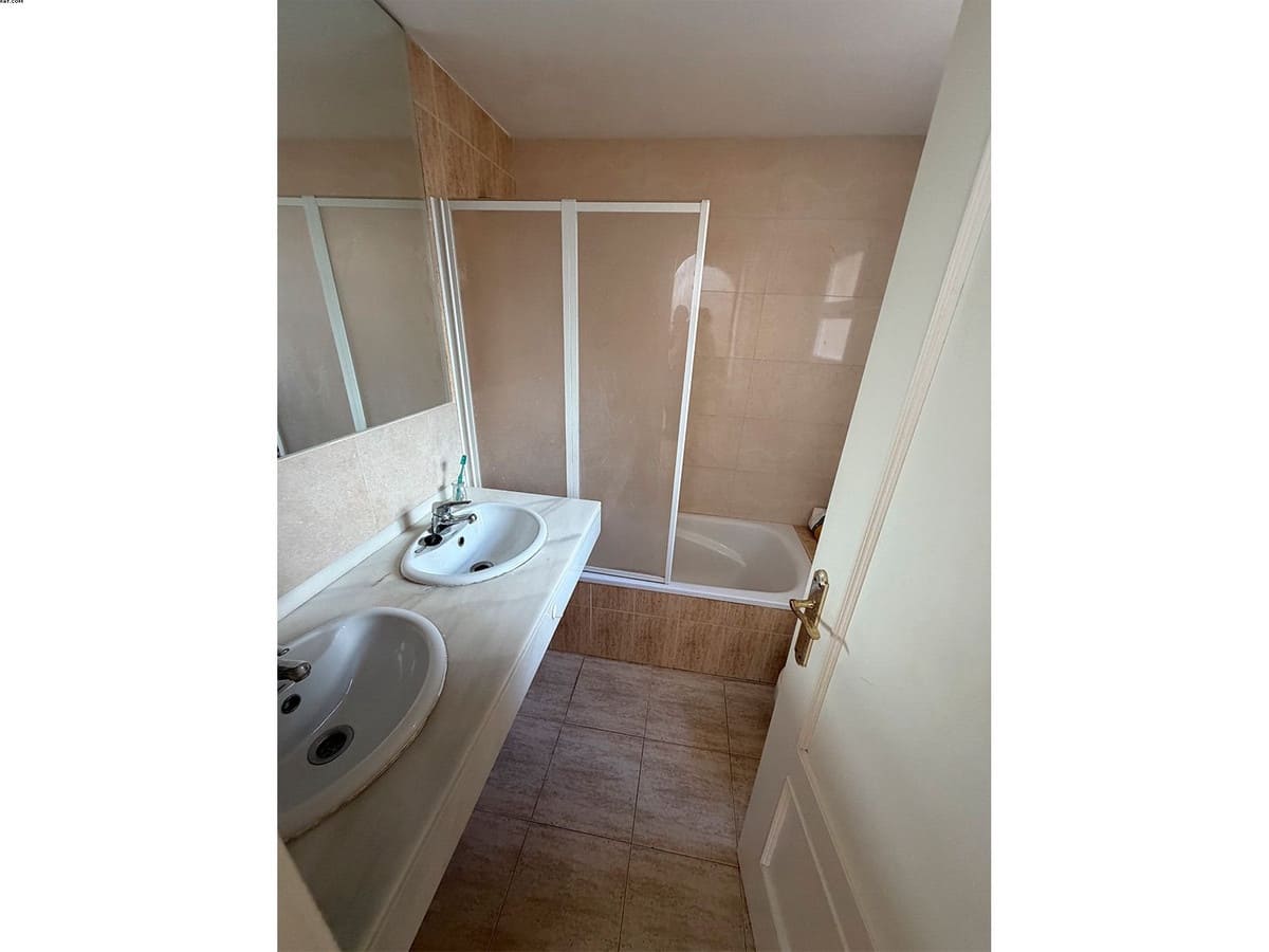 1 bedroom Apartment for rent in Calahonda with pool - € 1,200 (Ref: 9617902)