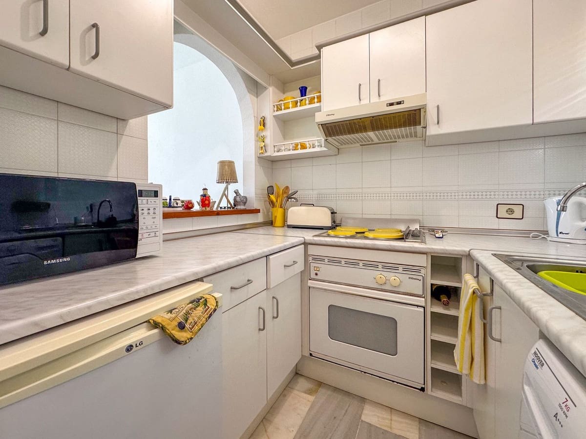 2 quarto Penthouse para venda em El Faro com piscina - 265 000 € (Ref: 9669278)