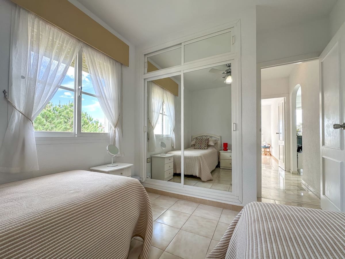 2 quarto Penthouse para venda em El Faro com piscina - 265 000 € (Ref: 9669278)