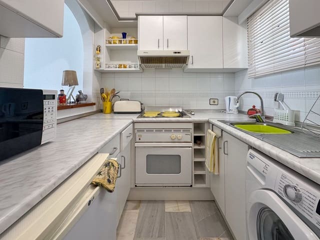 2 Zimmer Penthouse zu verkaufen in El Faro, Mijas mit Pool - 265.000 € (Ref: 9669278)