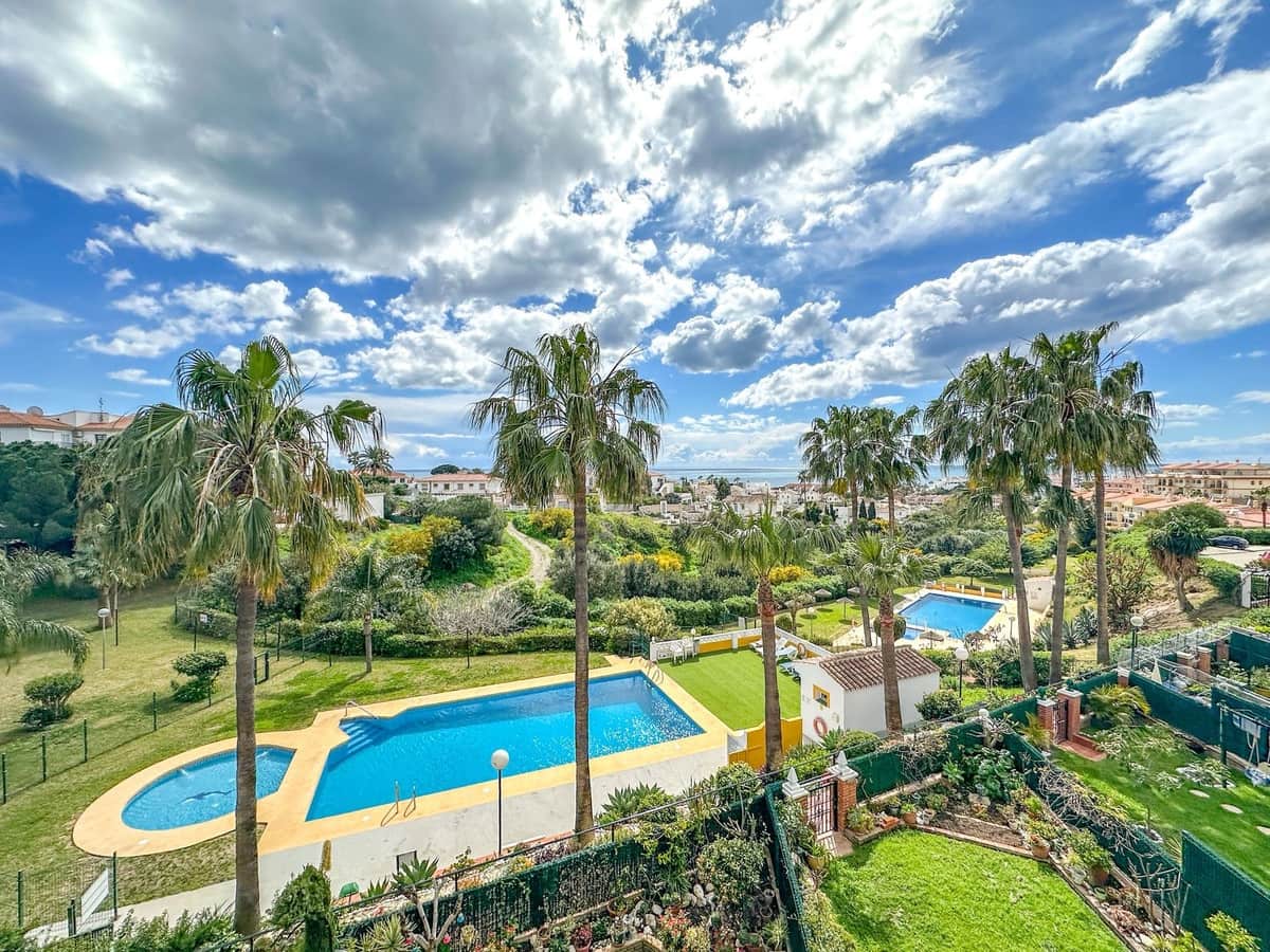 2 quarto Penthouse para venda em El Faro com piscina - 265 000 € (Ref: 9669278)