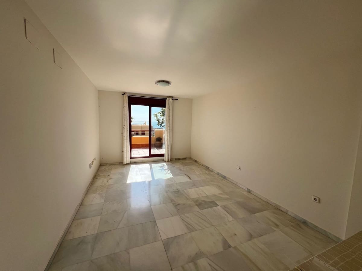 2 soveværelse Penthouse til salg i Mijas Costa med swimmingpool garage - € 399.950 (Ref: 9681371)