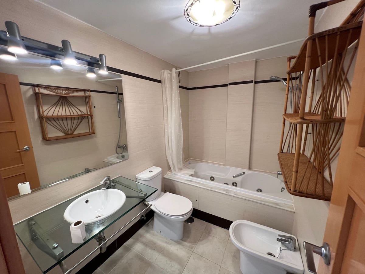 2 soveværelse Penthouse til salg i Mijas Costa med swimmingpool garage - € 399.950 (Ref: 9681371)