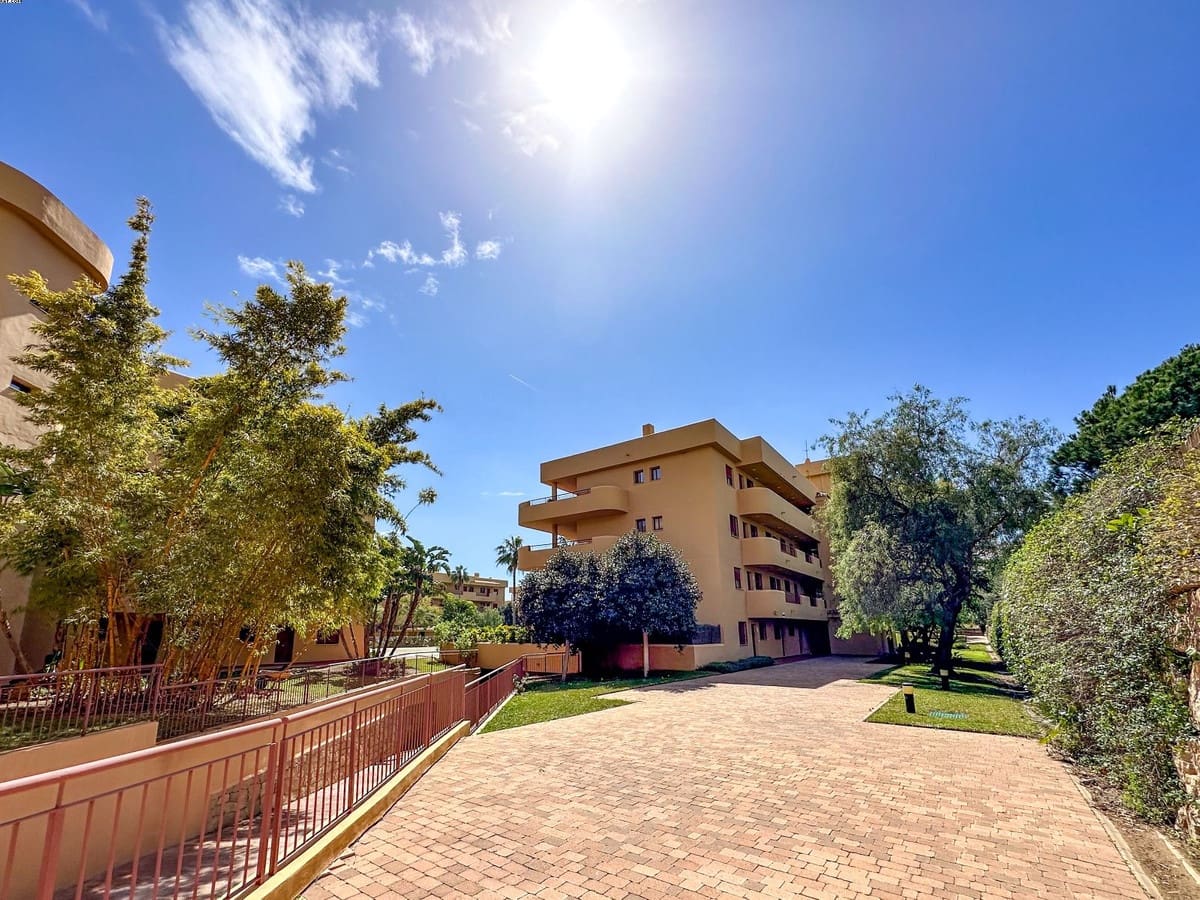 2 chambre Penthouse à vendre à La Cala de Mijas avec piscine garage - 399 950 € (Ref: 9681371)