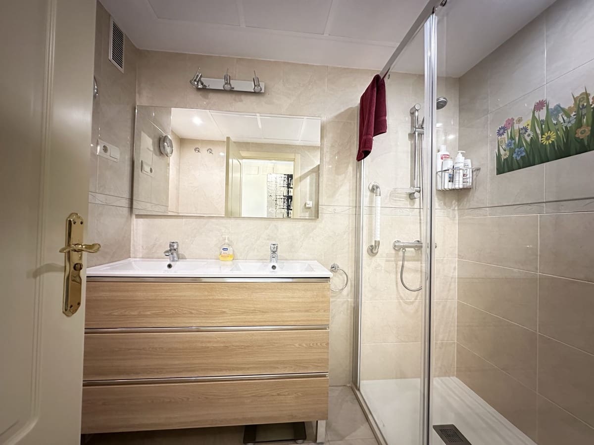 2 bedroom Apartment for sale in Mijas Costa with pool garage - € 425,000 (Ref: 9685505)