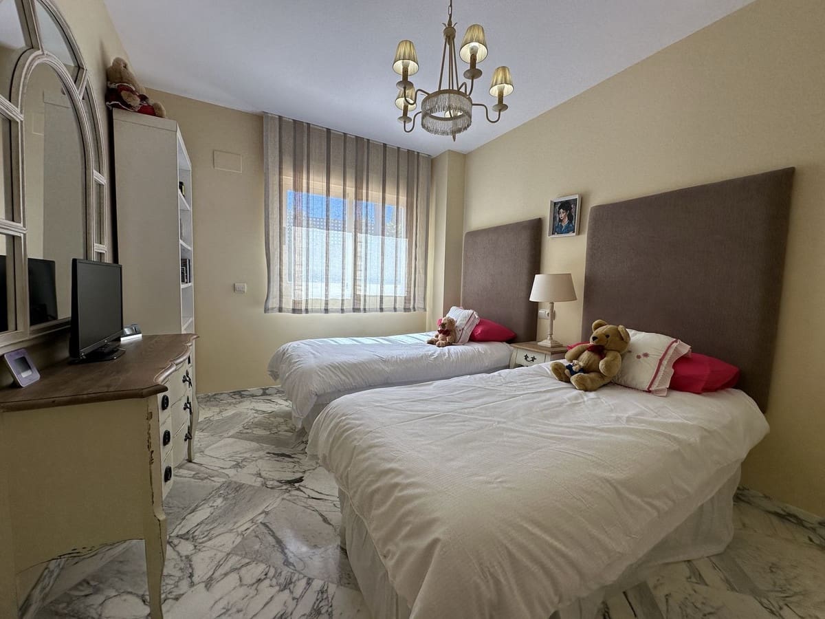 2 bedroom Apartment for sale in Mijas Costa with pool garage - € 425,000 (Ref: 9685505)