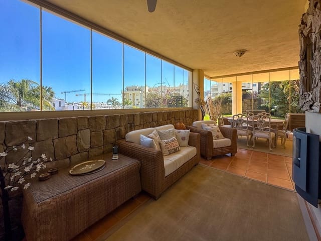 2 bedroom Apartment for sale in Mijas Costa, Mijas with pool garage - € 425,000 (Ref: 9685505)