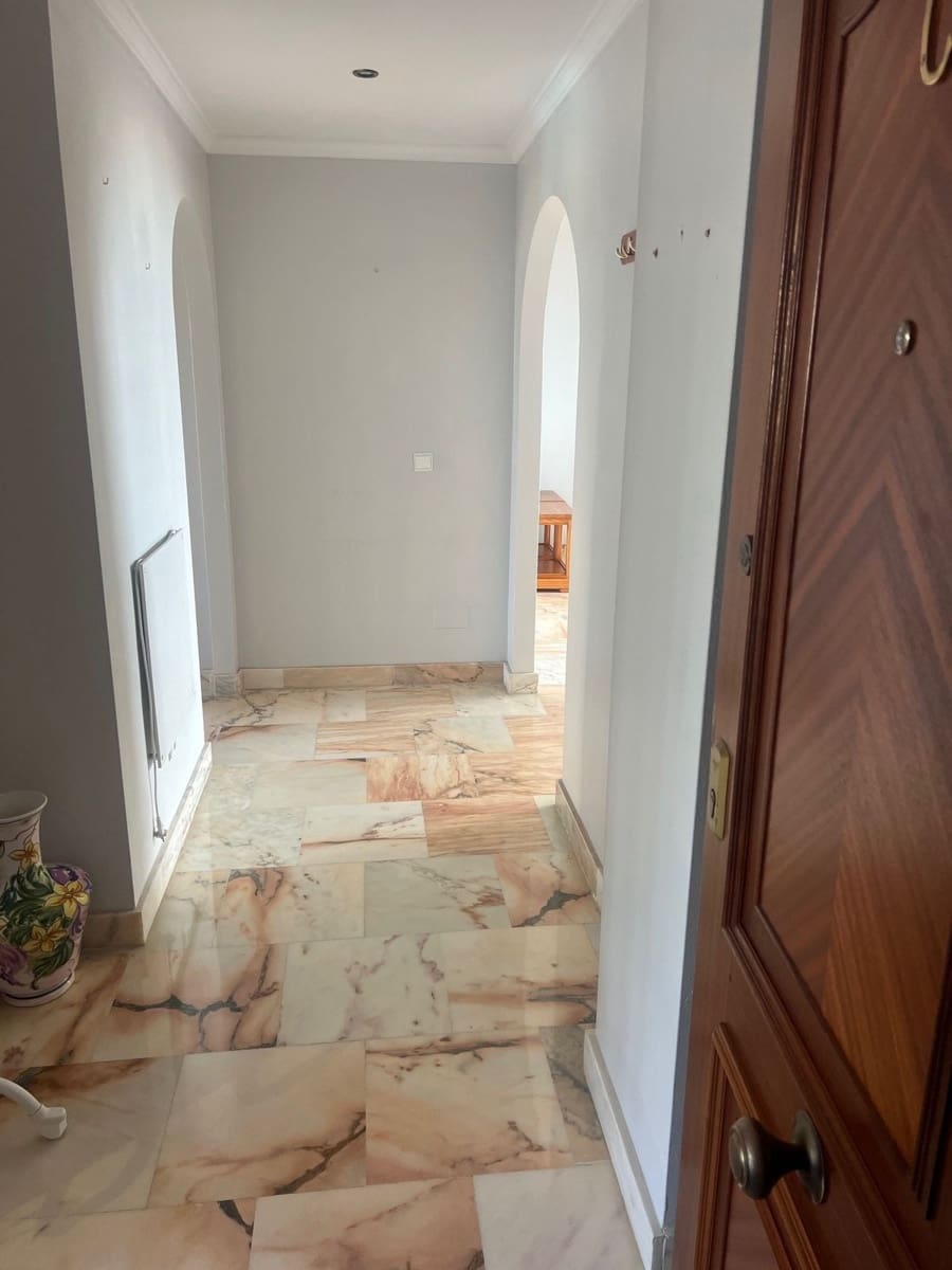 2 bedroom Apartment for rent in Mijas Costa with pool garage - € 1,700 (Ref: 9699919)