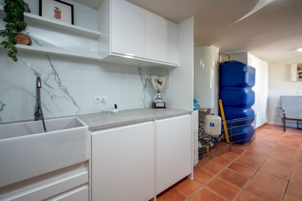 Chalet de 3 habitaciones en Coín en venta con piscina - 585.000 € (Ref: 9723574)