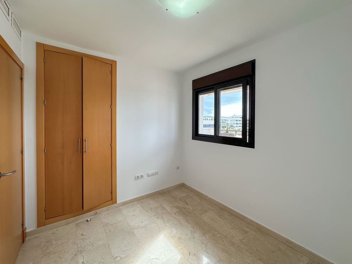 3 soverom Penthouse til leie i La Cala de Mijas med svømmebasseng garasje - € 2 200 (Ref: 9802733)