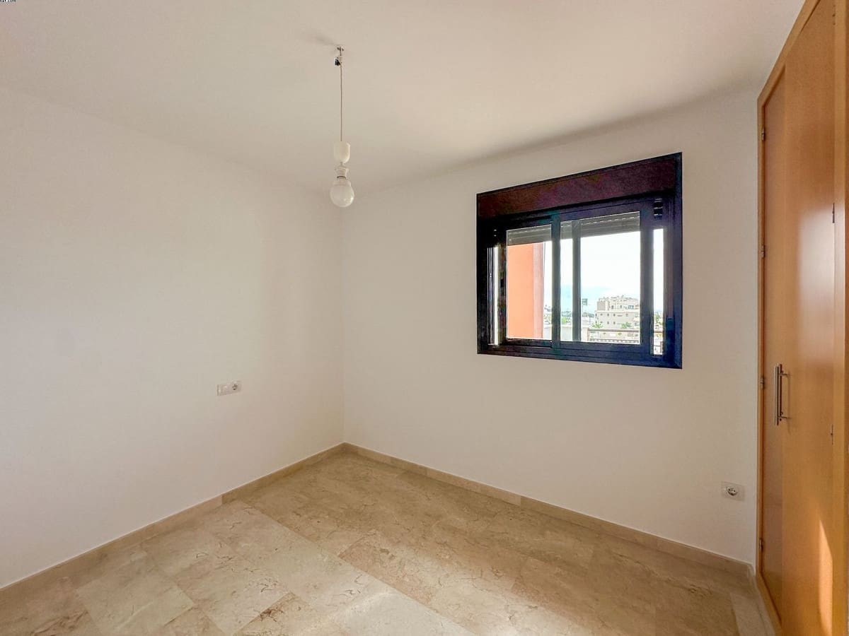 3 soverom Penthouse til leie i La Cala de Mijas med svømmebasseng garasje - € 2 200 (Ref: 9802733)