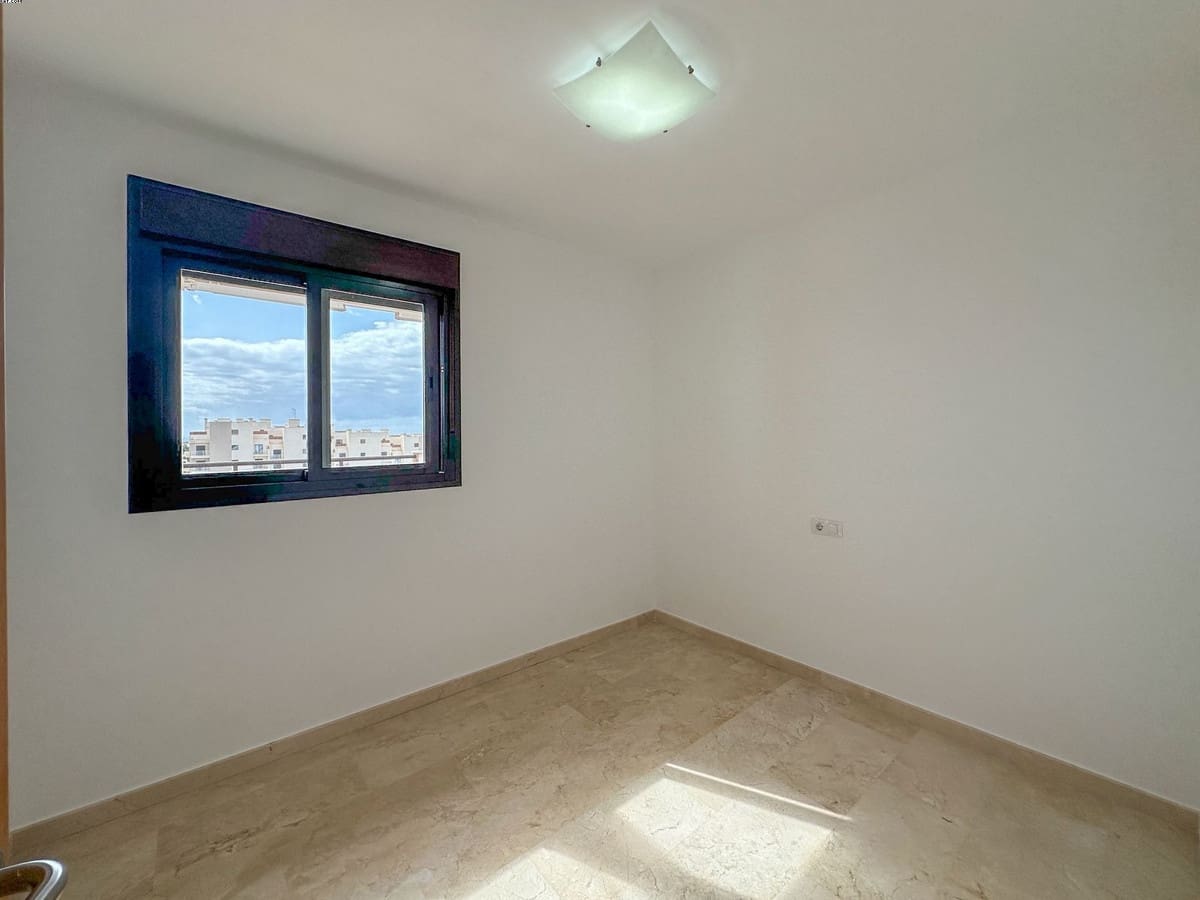 3 soverom Penthouse til leie i La Cala de Mijas med svømmebasseng garasje - € 2 200 (Ref: 9802733)