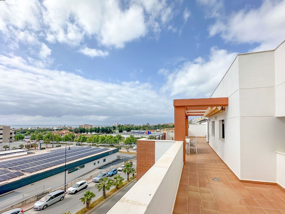 3 soverom Penthouse til leie i La Cala de Mijas med svømmebasseng garasje - € 2 200 (Ref: 9802733)