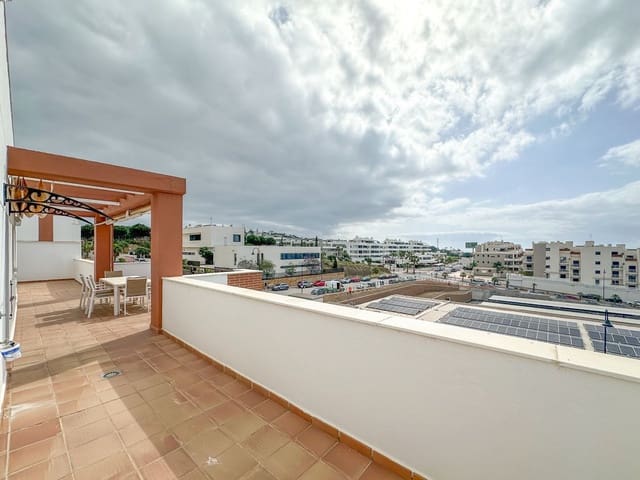3 soverom Penthouse til leie i La Cala de Mijas, Mijas med svømmebasseng garasje - € 2 200 (Ref: 9802733)
