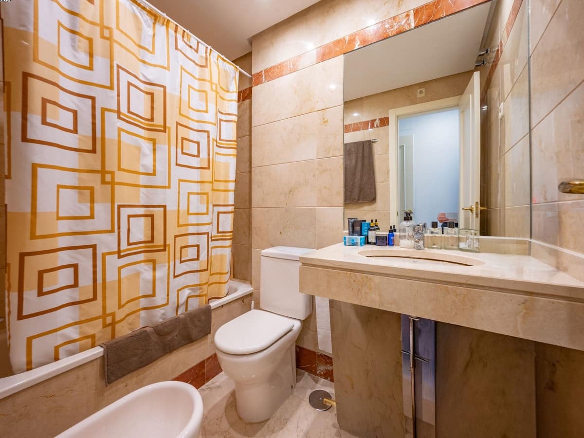 3 sypialnia Apartament do wynajęcia w La Cala de Mijas z basenem garażem - 1 600 € (Ref: 9821260)