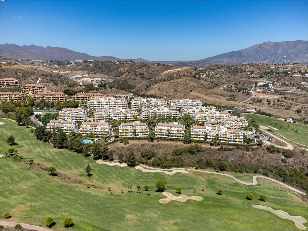 3 sypialnia Apartament do wynajęcia w La Cala de Mijas z basenem garażem - 1 600 € (Ref: 9821260)