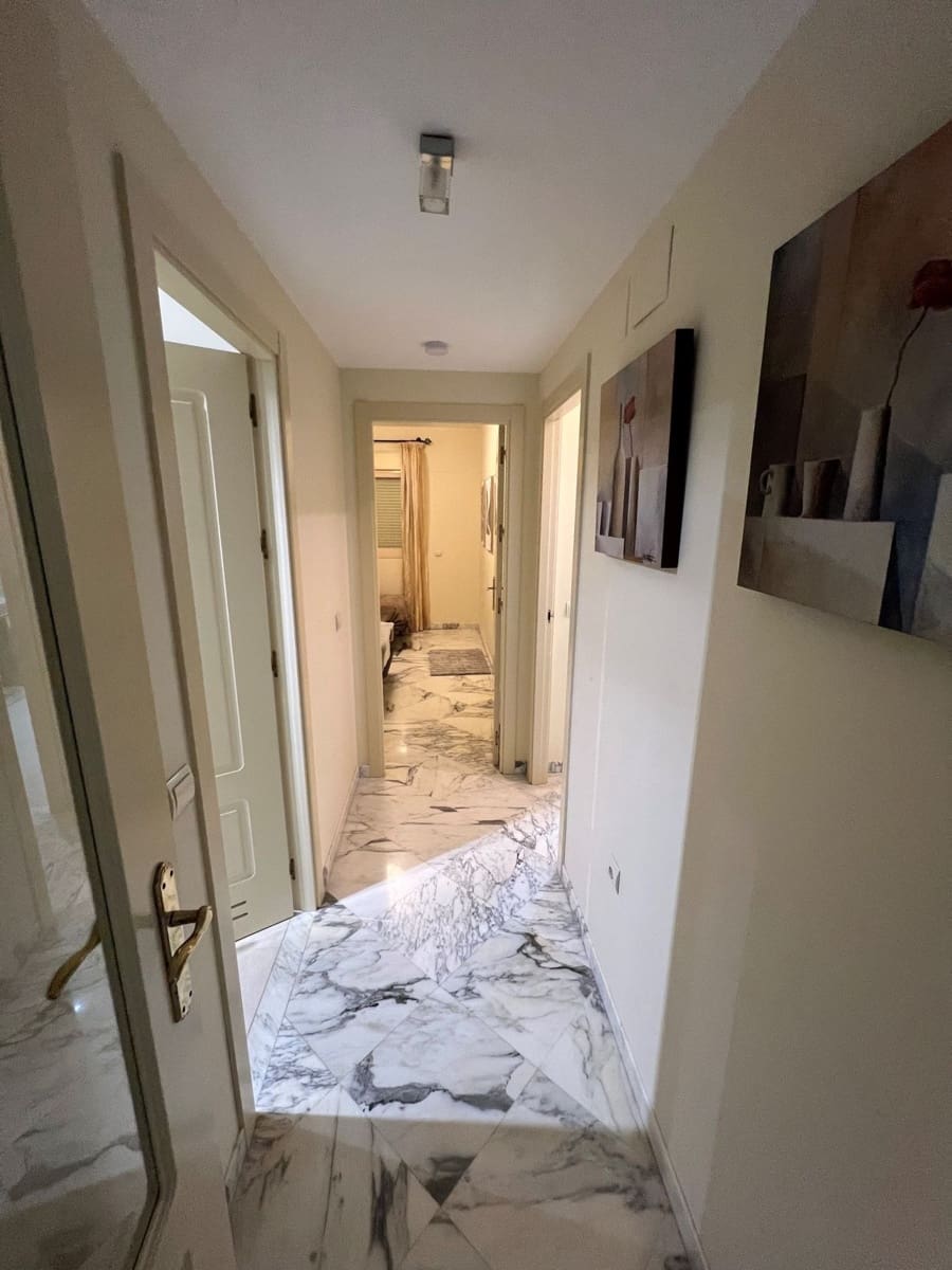 Appartement de 2 chambres à louer à Puerto de la Torre avec garage - 1 800 € (Ref: 9847766)