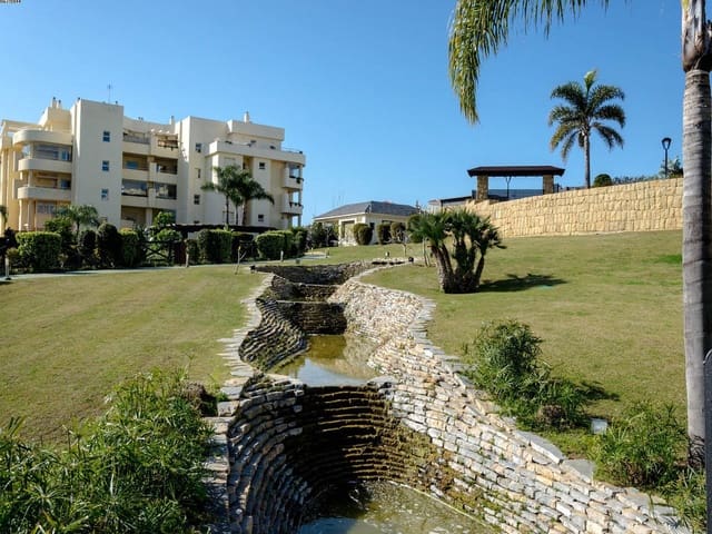 Appartement de 2 chambres à louer à El Chaparral, Malaga ville avec garage - 1 800 € (Ref: 9847766)
