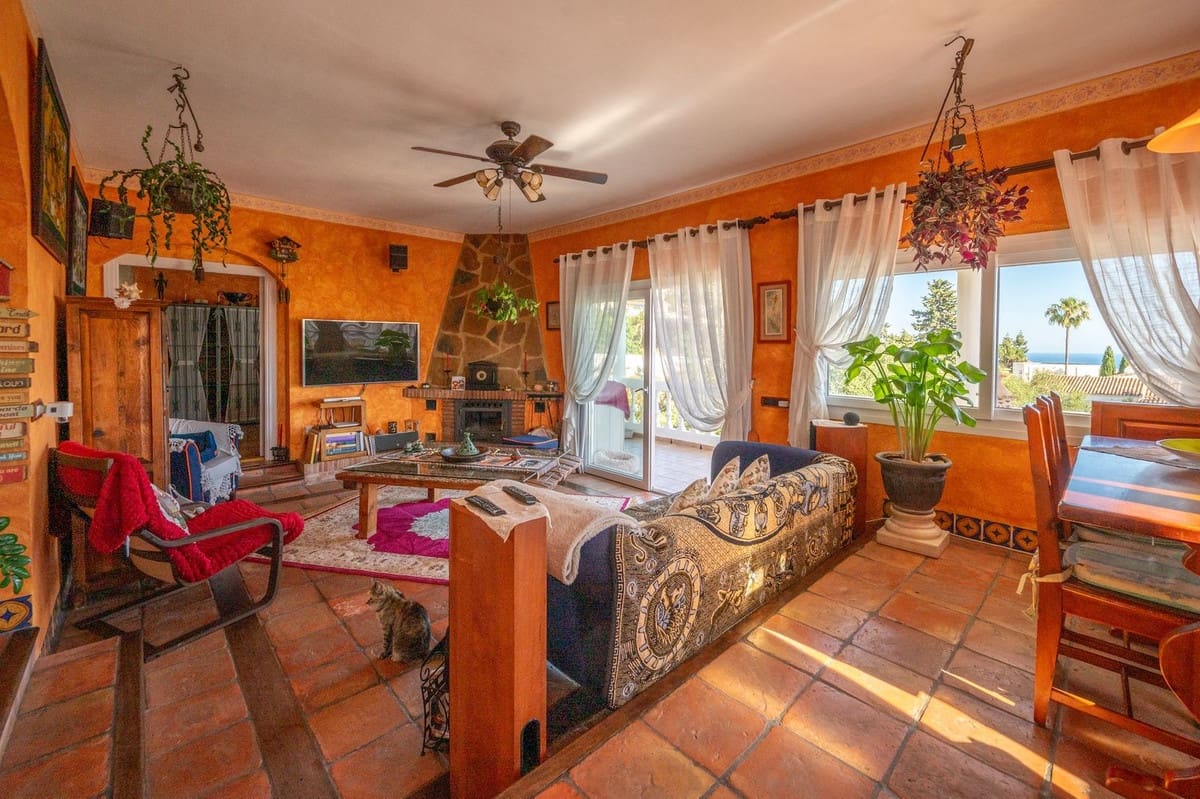 3 soveværelse Villa til salg i La Cala de Mijas med swimmingpool - € 889.950 (Ref: 9872191)