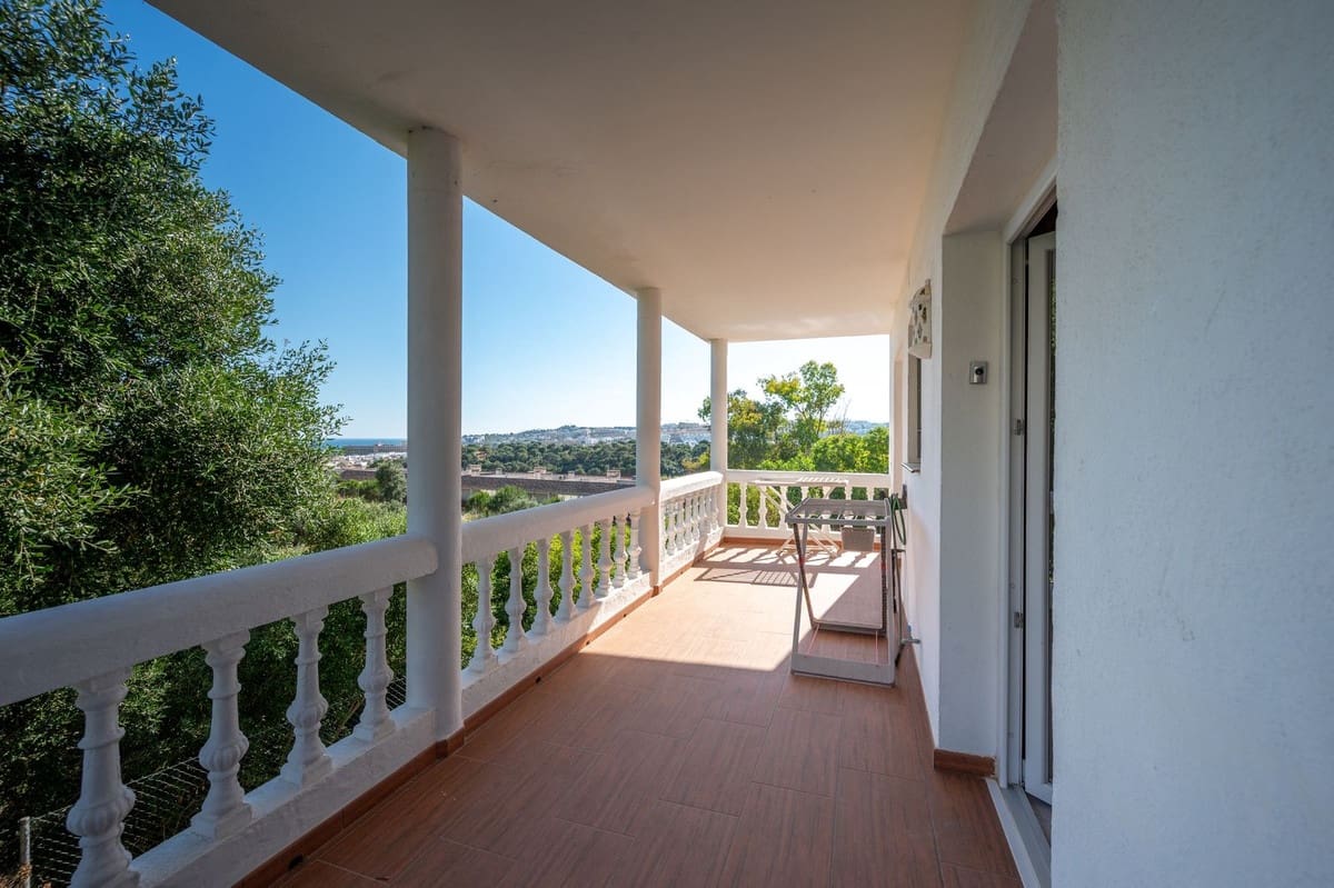 3 soveværelse Villa til salg i La Cala de Mijas med swimmingpool - € 889.950 (Ref: 9872191)