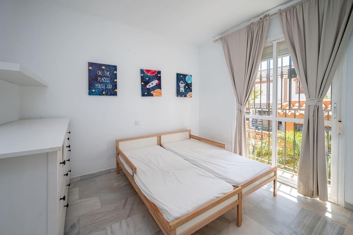 2 makuuhuone Huoneisto myytävänä paikassa La Cala de Mijas mukana uima-altaan 
autotalli - 499 000 € (Ref: 9889482)