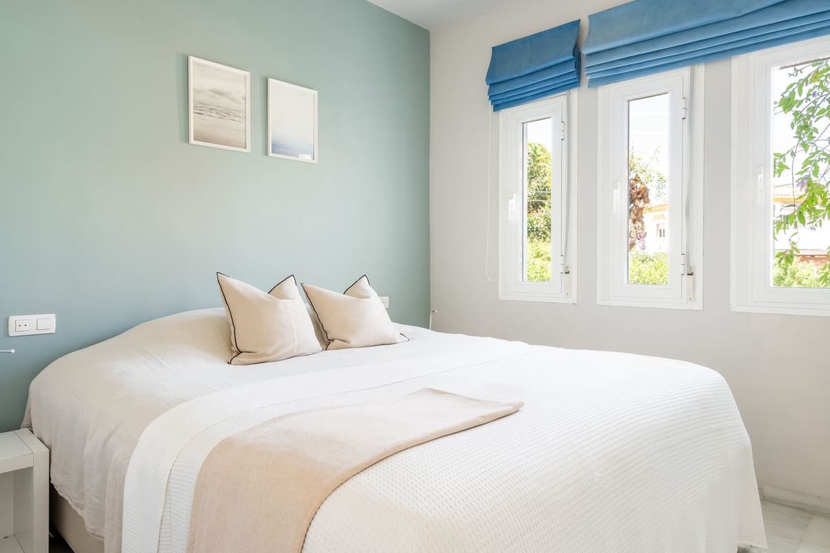 3 bedroom Apartment for sale in La Cala de Mijas with pool garage - € 949,000 (Ref: 9925023)