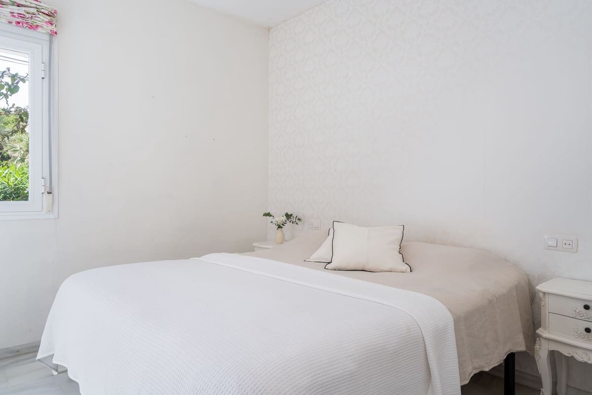 3 bedroom Apartment for sale in La Cala de Mijas with pool garage - € 949,000 (Ref: 9925023)
