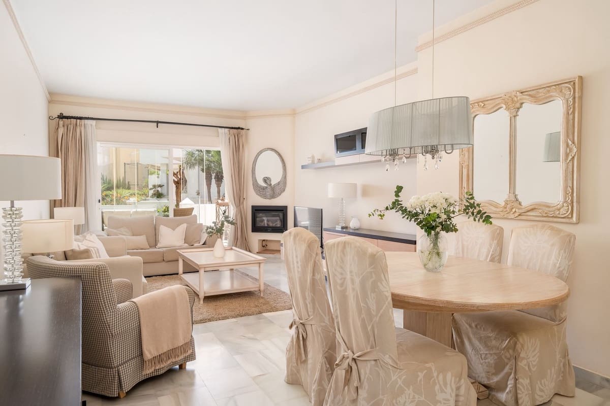 3 bedroom Apartment for sale in La Cala de Mijas with pool garage - € 949,000 (Ref: 9925023)