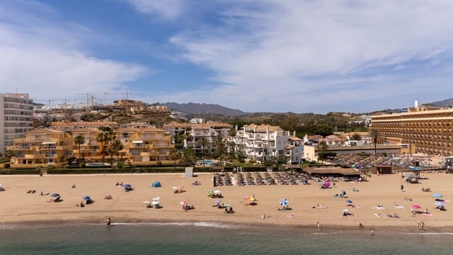 3 bedroom Apartment for sale in La Cala de Mijas, Mijas with pool garage - € 949,000 (Ref: 9925023)