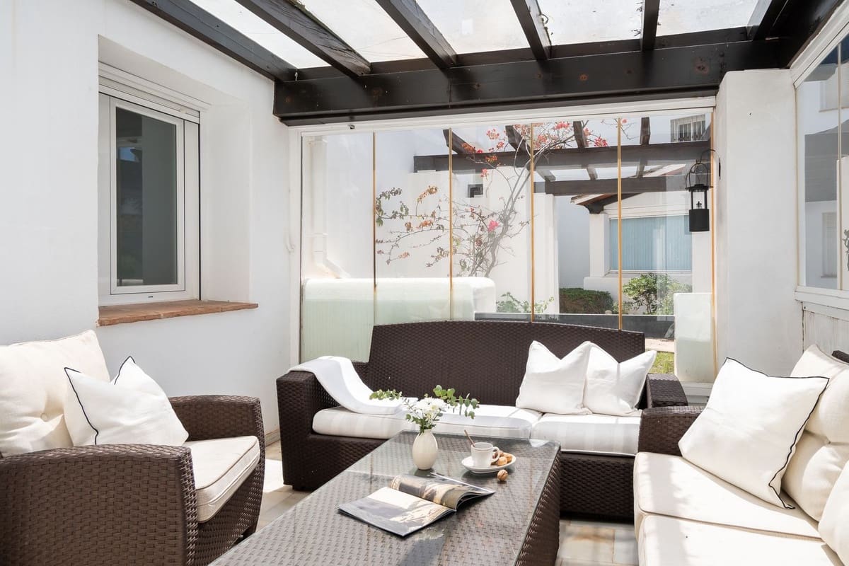 3 bedroom Apartment for sale in La Cala de Mijas with pool garage - € 949,000 (Ref: 9925023)