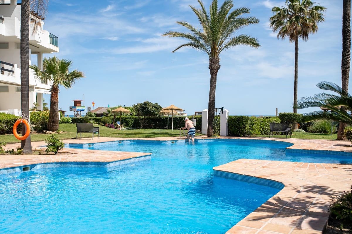 3 bedroom Apartment for sale in La Cala de Mijas with pool garage - € 949,000 (Ref: 9925023)