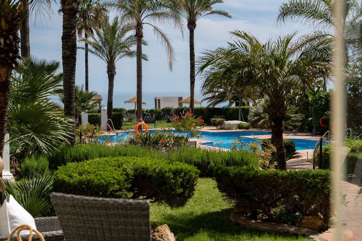 3 bedroom Apartment for sale in La Cala de Mijas with pool garage - € 949,000 (Ref: 9925023)