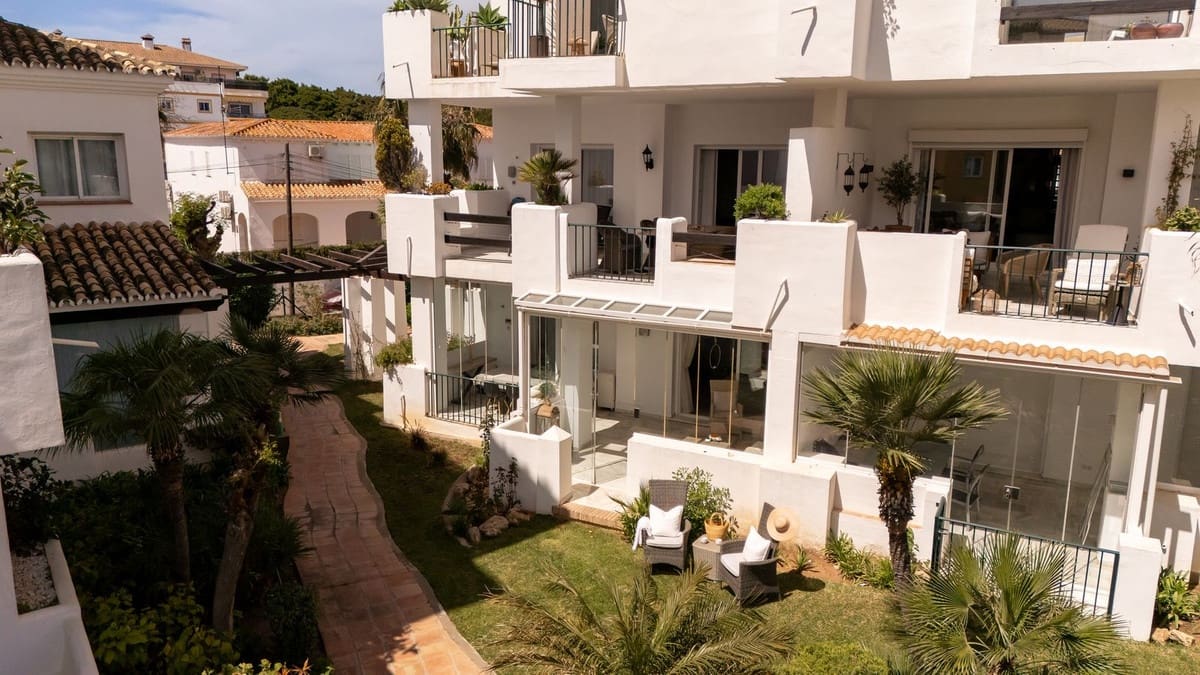 3 bedroom Apartment for sale in La Cala de Mijas with pool garage - € 949,000 (Ref: 9925023)