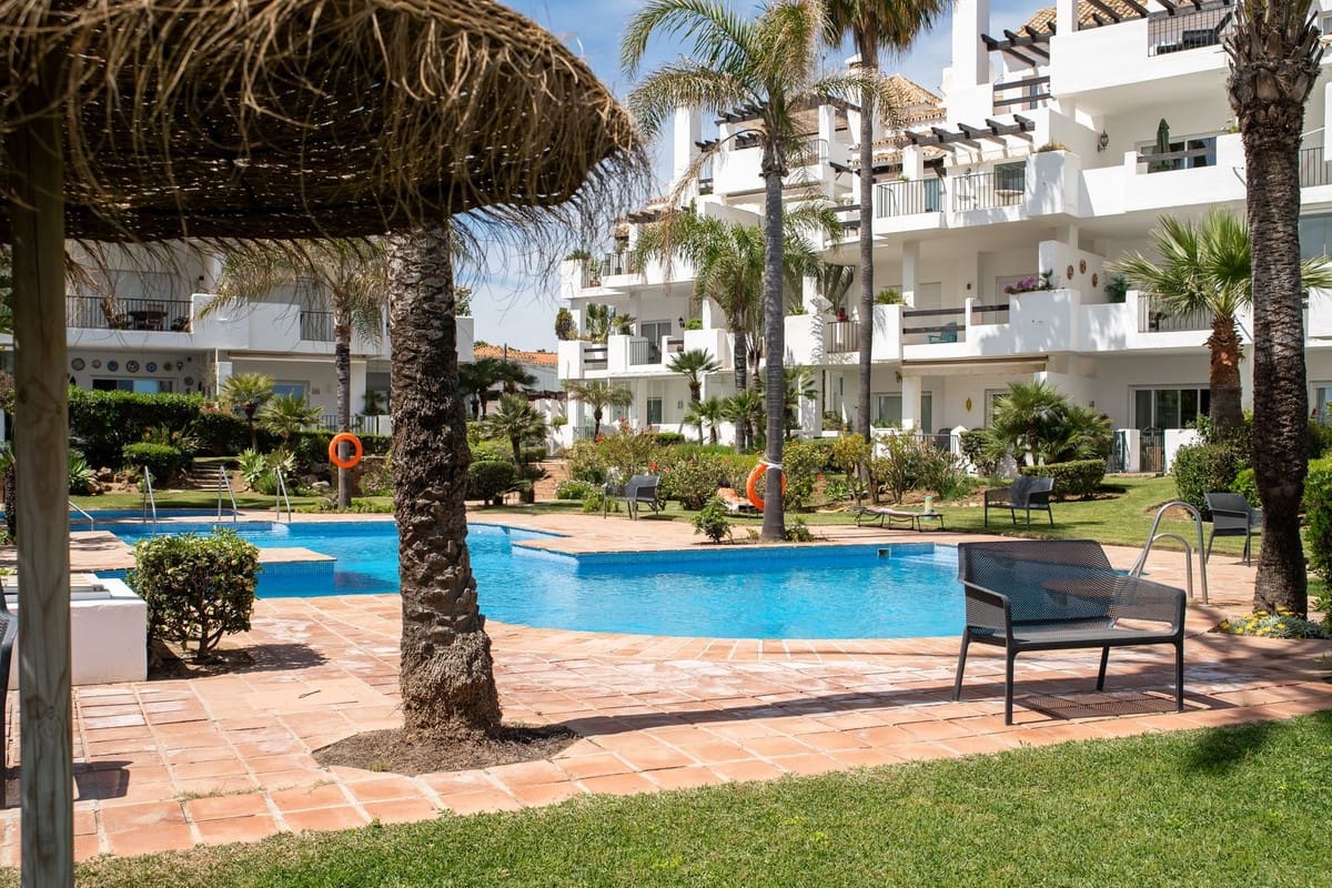 3 bedroom Apartment for sale in La Cala de Mijas with pool garage - € 949,000 (Ref: 9925023)