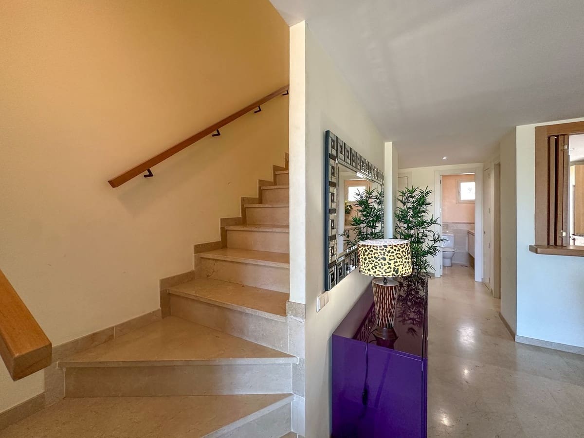 2 soveværelse Byhus til salg i La Cala Golf med swimmingpool garage - € 395.000 (Ref: 9937041)