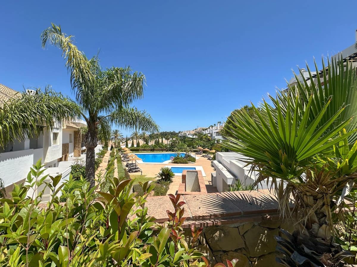 2 soveværelse Byhus til salg i La Cala Golf med swimmingpool garage - € 395.000 (Ref: 9937041)