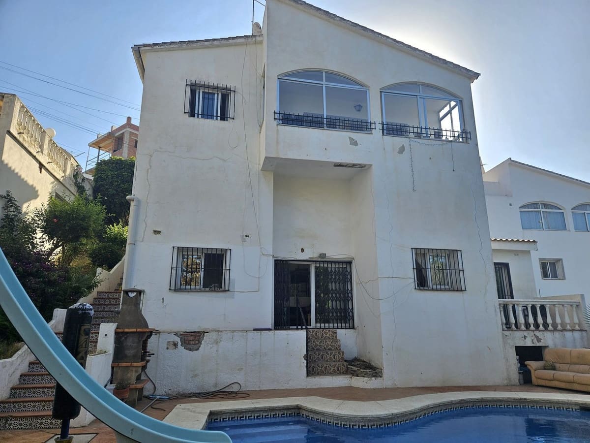 6 chambre Villa/Maison à vendre à Mijas Costa avec piscine garage - 699 000 € (Ref: 9948422)